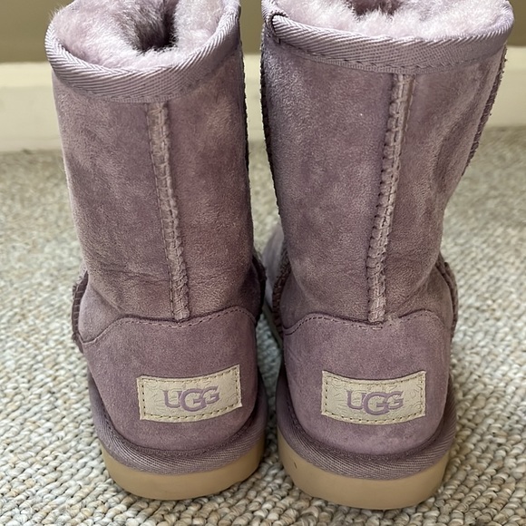 Purple kids Ugg medium rise boots. - Picture 2 of 4